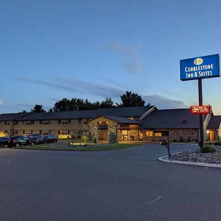 Cobblestone Inn & Suites - Merrill Exterior foto